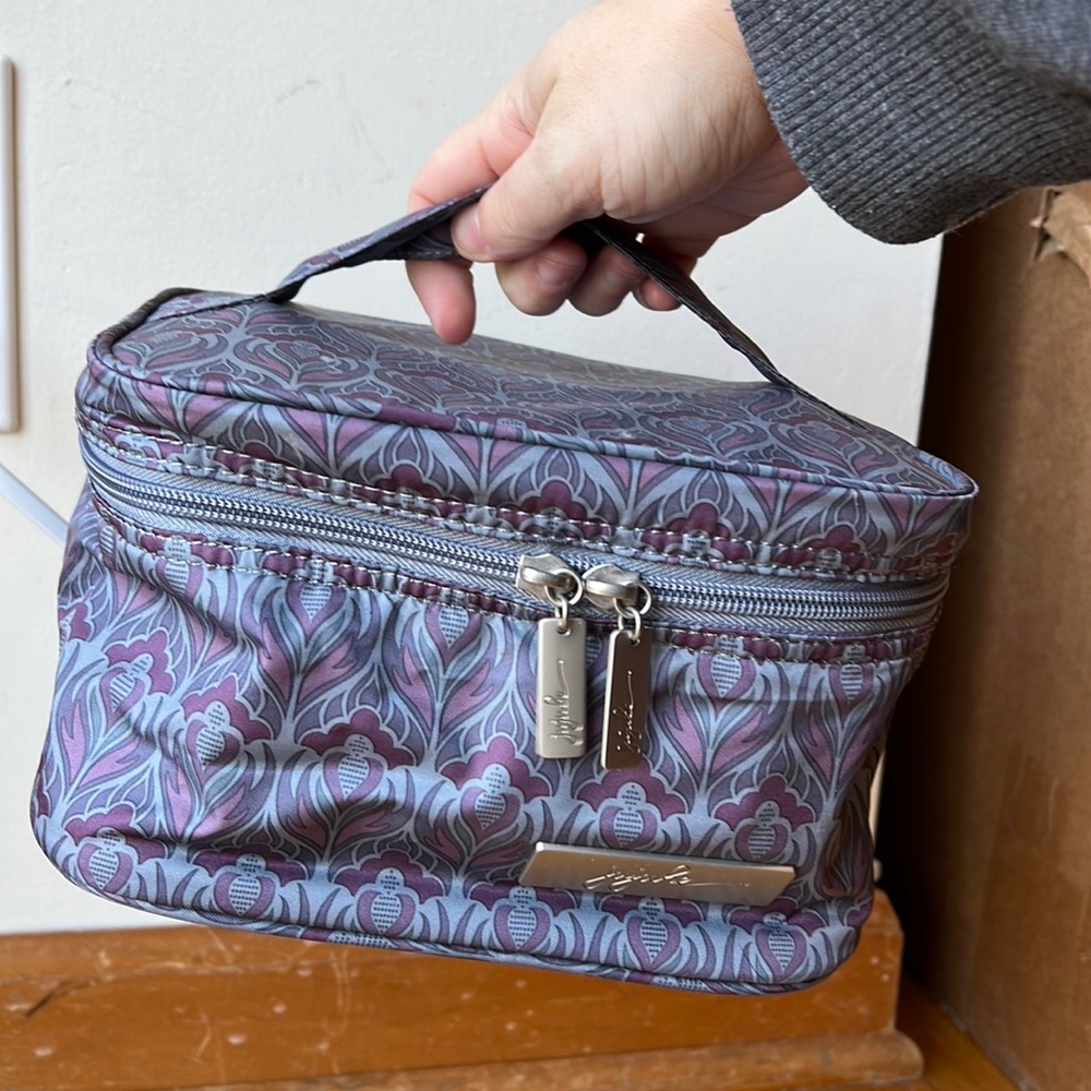 Jujube be ready in amethyst ice